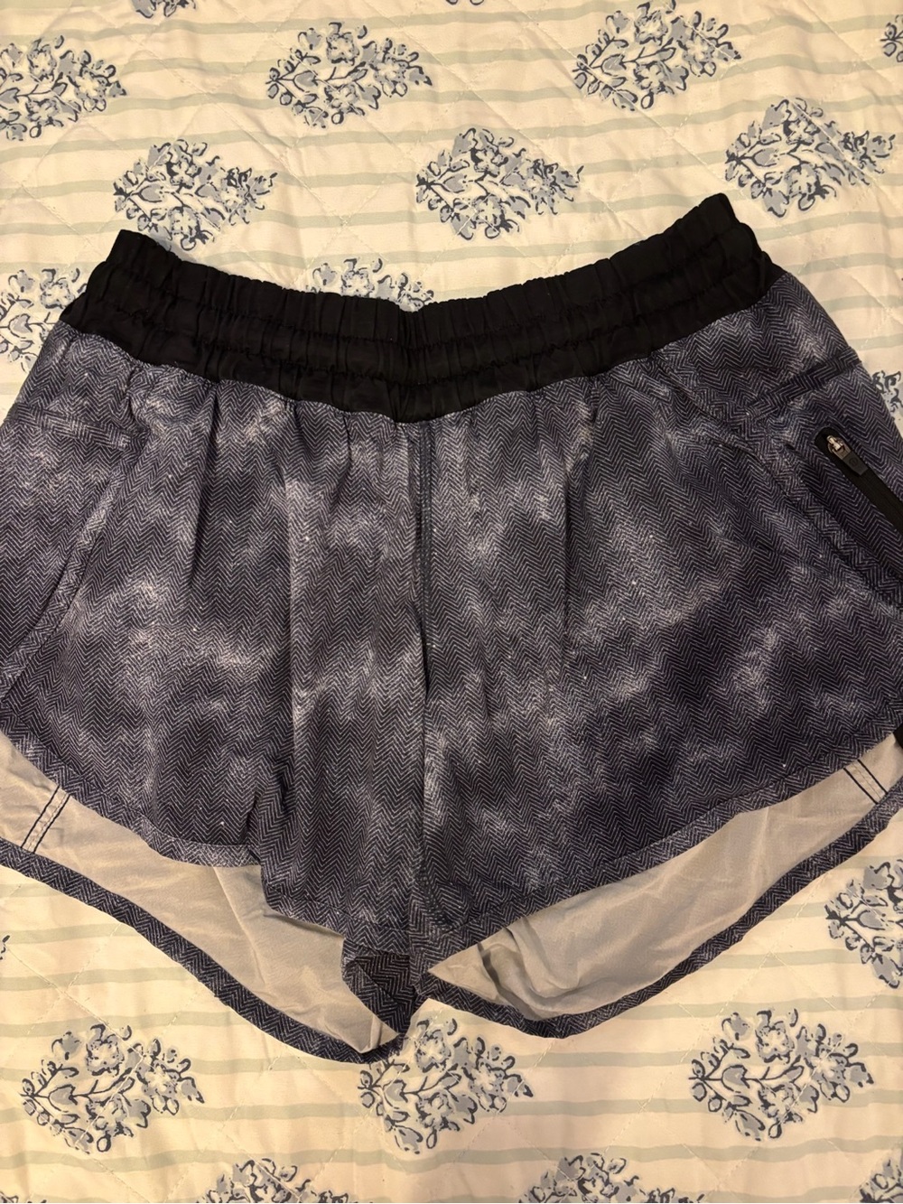 Lululemon Speed Short Size 10 Gray